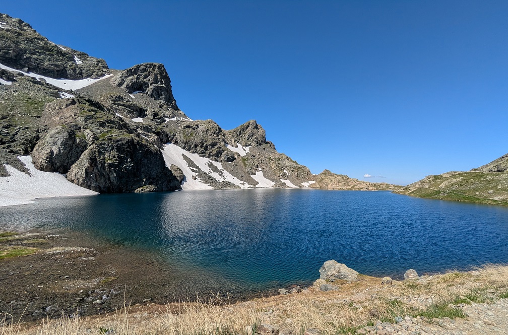 Le lac du Petit Domènon (2380 m d'alt.).